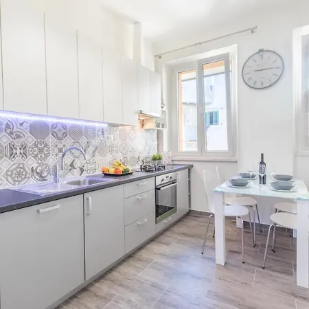 Apartman Kyra *